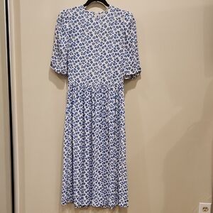 Vintage Floral Elegance Blue and White Midi Dress